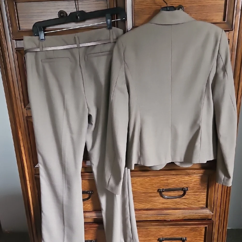 Tan Blazer and Pants Suit Set - Picture 5 of 5